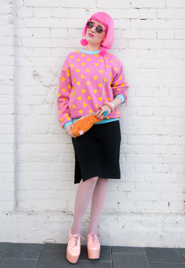 Sara is in Love with blogger look street style ootd kawaii colourful 90s inspired jumper pink Tilly Me Made in Australia kawaii Sushi bag Clara Chérie pompom earrings Quay eye ware neon pink pineapple Ego & Greed platform shoes Tilly Me, 90s inspired outfit, pink hair