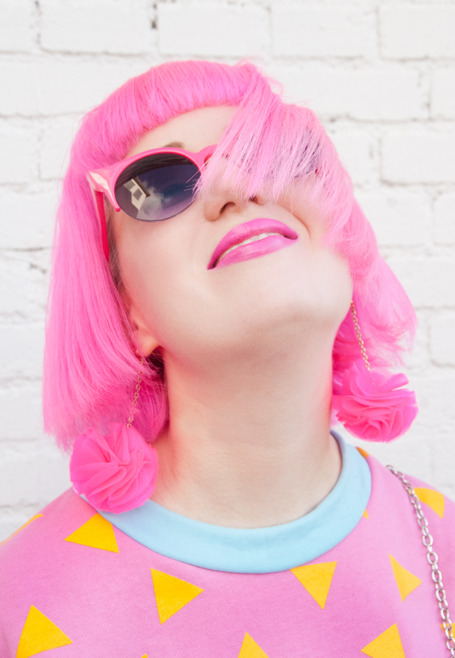 Sara is in Love with blogger look street style ootd kawaii colourful 90s inspired jumper pink Tilly Me Made in Australia kawaii Sushi bag Clara Chérie pompom earrings Quay eye ware neon pink pineapple Ego & Greed platform shoes Clara Chérie, pompom earrings, pink hair