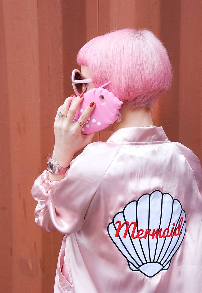 mermaid look, shell phone case, pink hair