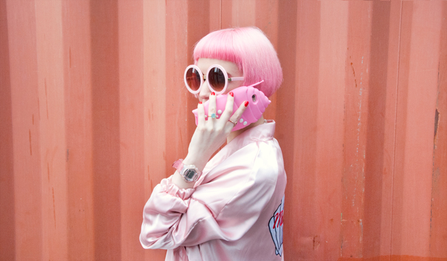 valfre phone case, shell phone case, pink look