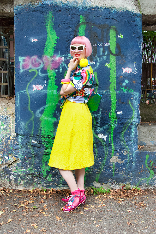 blogger style, yellow midi skirt, fashion