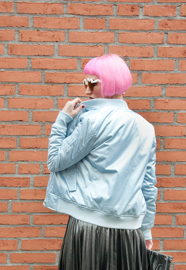 Sara is in Love with… blogger style street sporty casual satin bomber jacket Kenzo eye jumper metallic silver pleated skirt light up sneakers reebok Maison Martin Margiela satin bomber jacket, pink hair, blogger look
