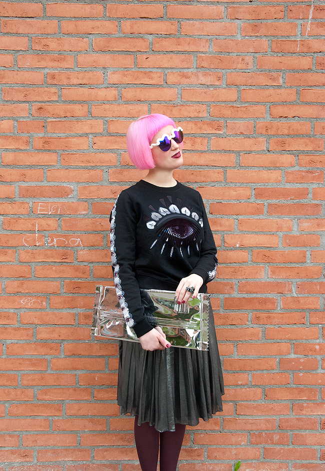 Sara is in Love with… blogger style street sporty casual satin bomber jacket Kenzo eye jumper metallic silver pleated skirt light up sneakers reebok Maison Martin Margiela Metallic skirt, kenzo jumper, kenzo world