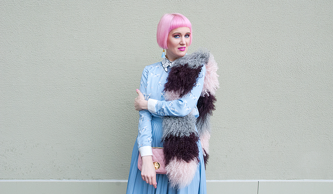 Sara is in Love with… blogger style fashion pastel look pleated skirt mongolian sheep skin scarf florence bridge miss patina cat collar shirt ego pink boots marc b. bag pink suzywan deluxe pink hair tassel earrings baby blue look, sheepskin scarf, winter outfit
