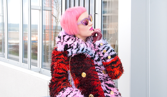 winter look, shaggy fur coat, pink hair