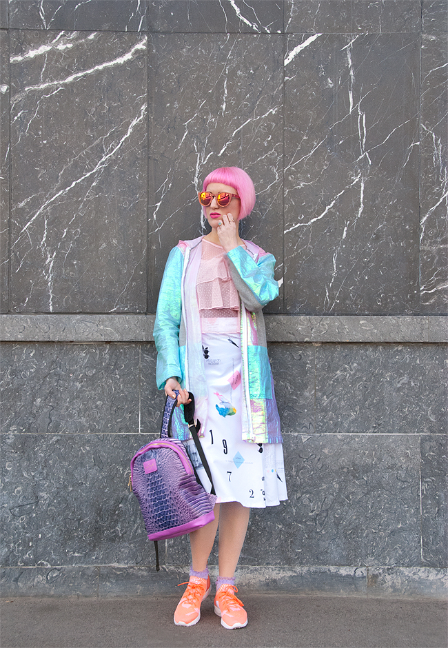 Adidas look, sporty look, iridescent jacket