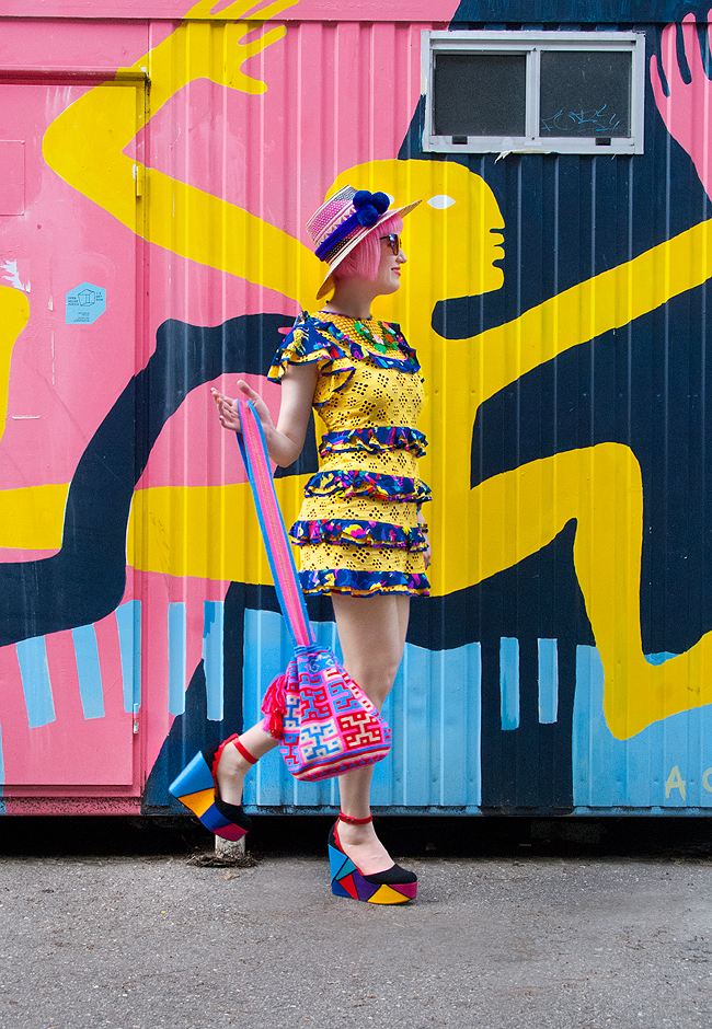 wayuu bag, colourful look, yellow dress