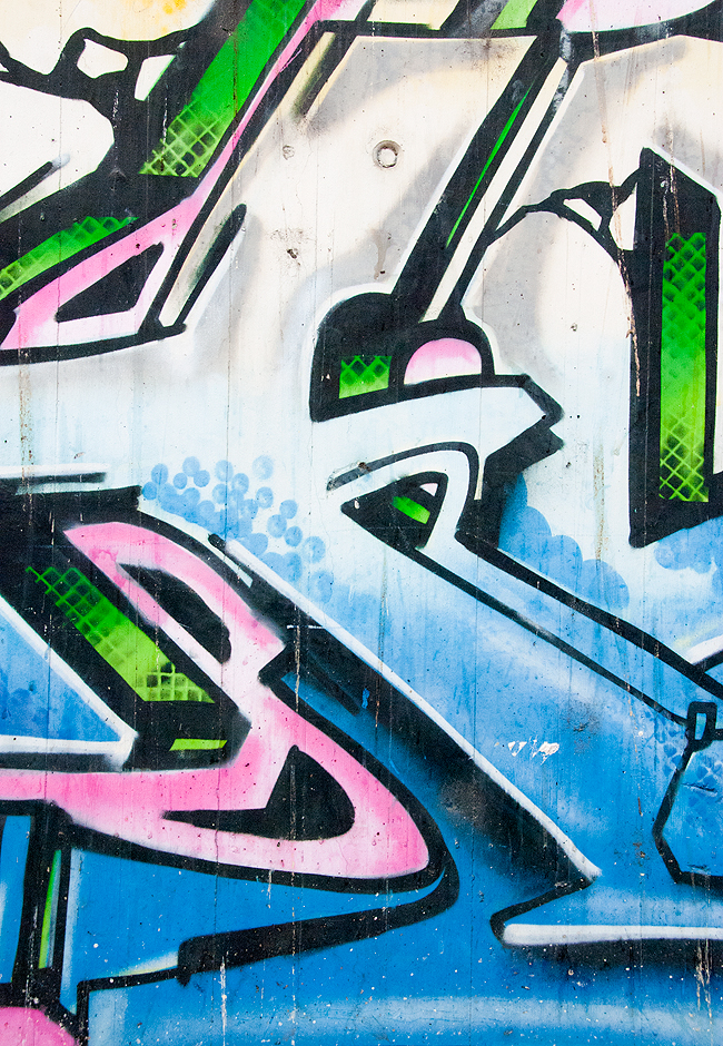 Sara is in Love with… blogger swissfashionblogger street wear sports healthy life runner vegan craft skechert wink wood urbanist pink pinkhair streetart, zurich, graffiti