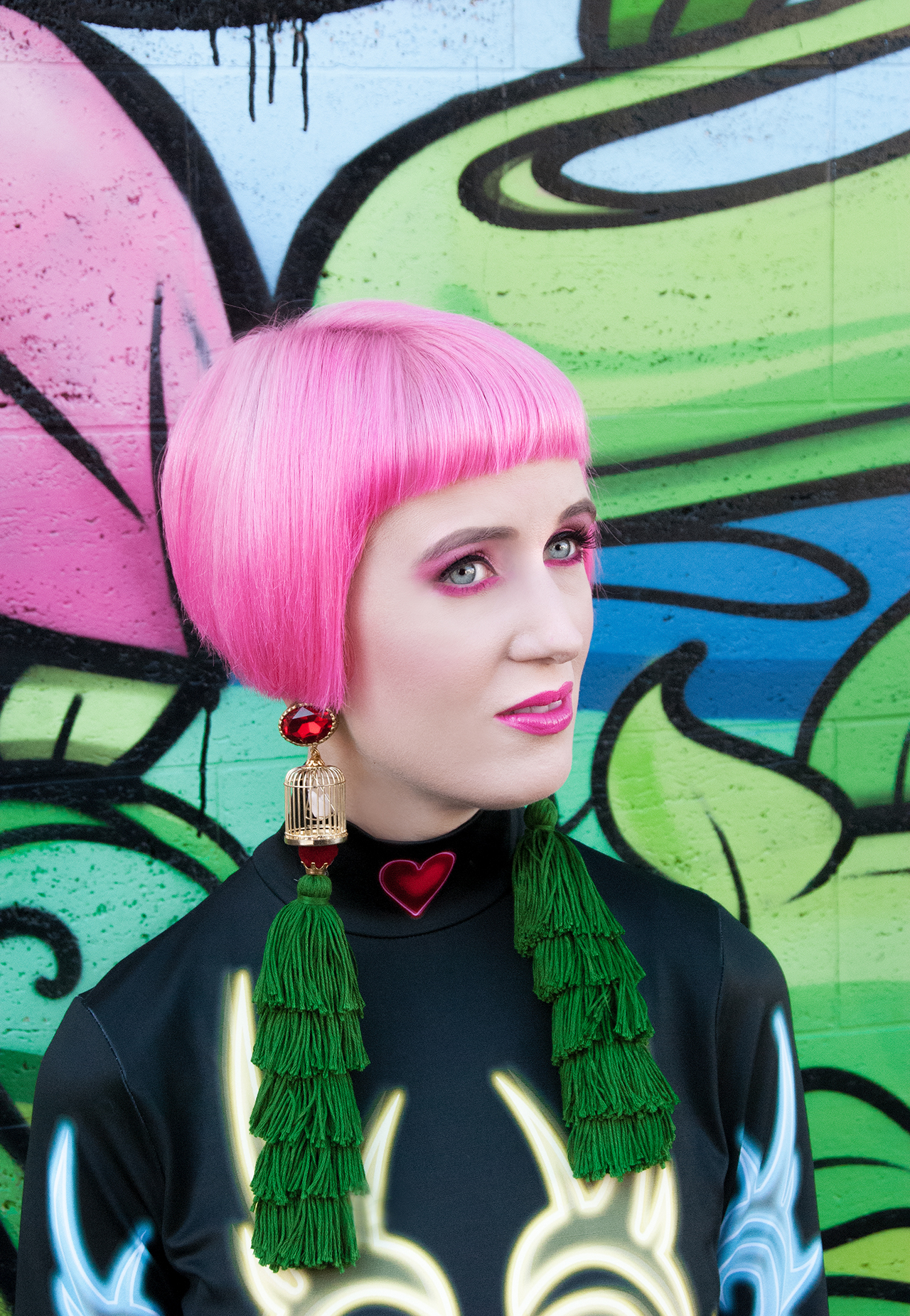 Sara is in Love with: Swiss influencer, pink hair, street style