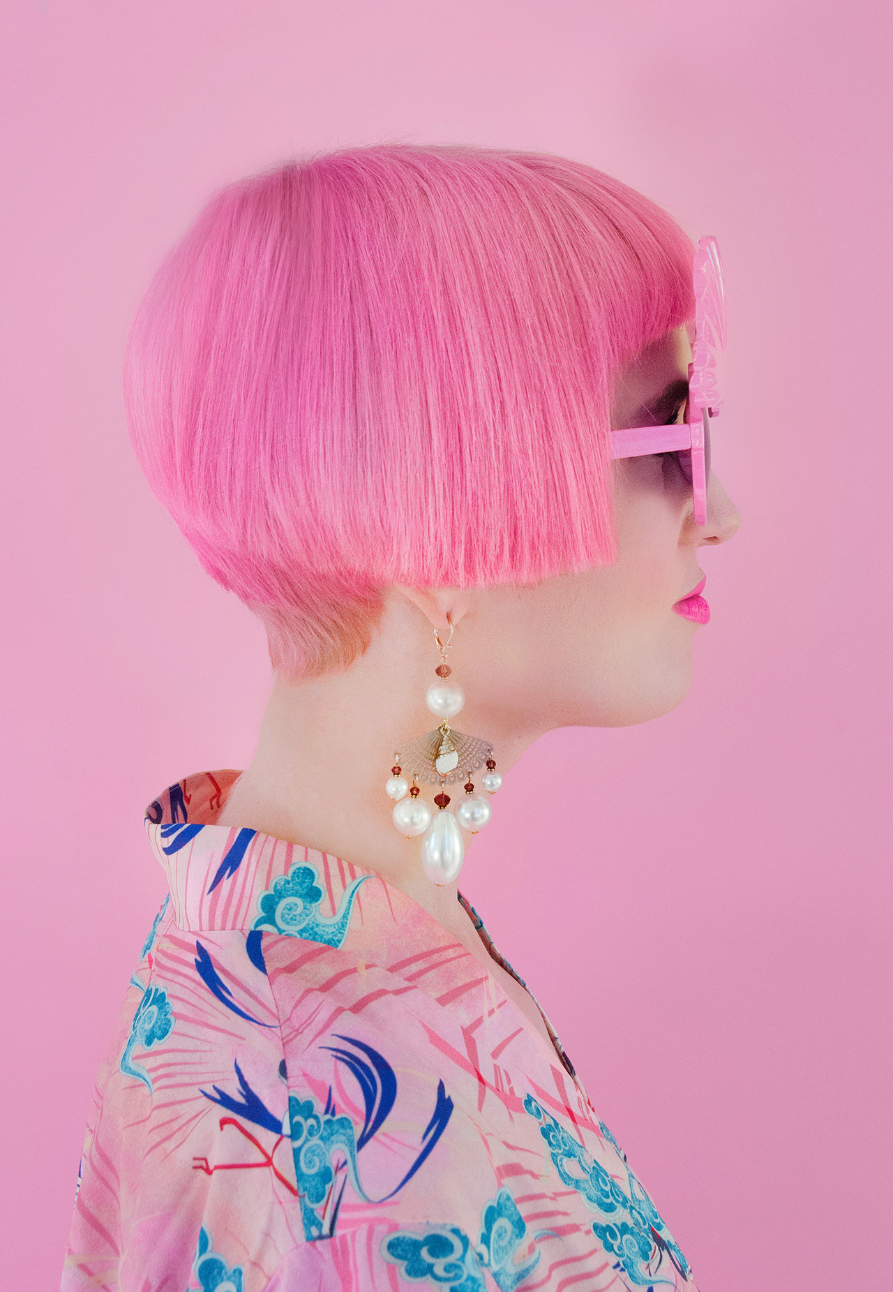 Sara is in Love with… blogger pink hair Tukadu jewellery, Asian fan