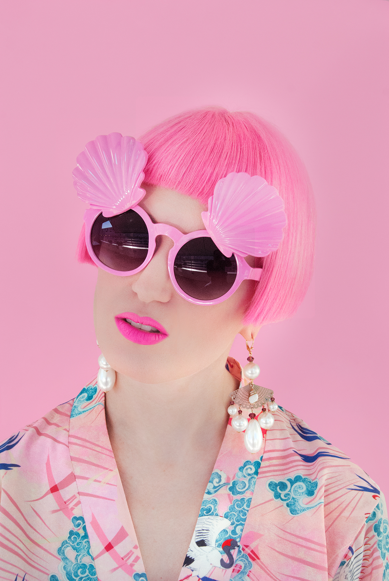 Sara is in Love with… blogger pink hair Tukadu jewellery, Asian fan
