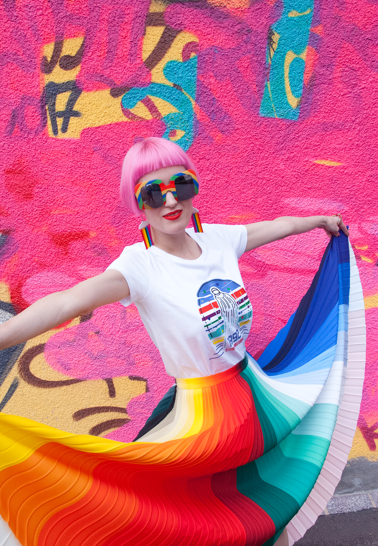 Sara is in Love with… Rainbow Skirt, Colourful look, Swiss fashion blogger