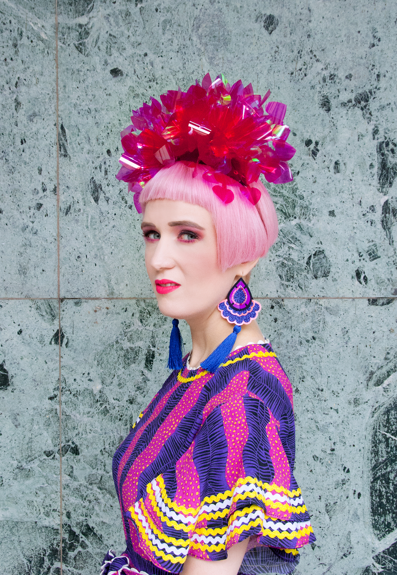 Sara is in Love with… blogger ootd style fashion Frida Kahlo Celia B African print fascinator Fumbalinas pink hair Melissa shoes Karl Lagerfeld